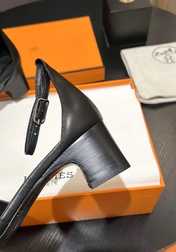 hype Hermes Sandals