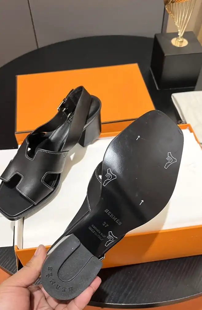 hype Hermes Sandals