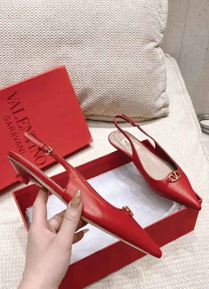 hype Valentino Sandals