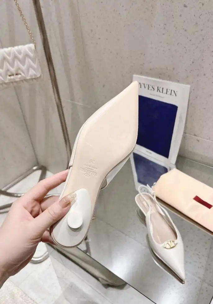 hype Valentino Sandals