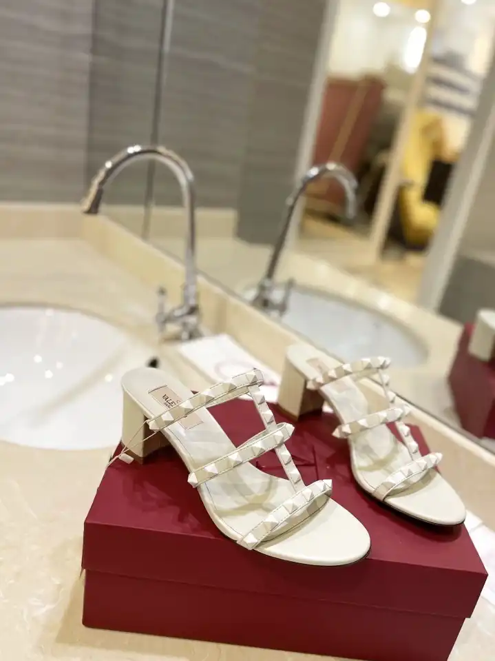 hype Valentino Sandals