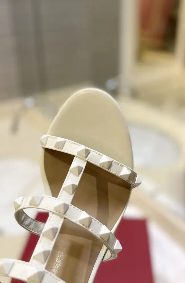 hype Valentino Sandals