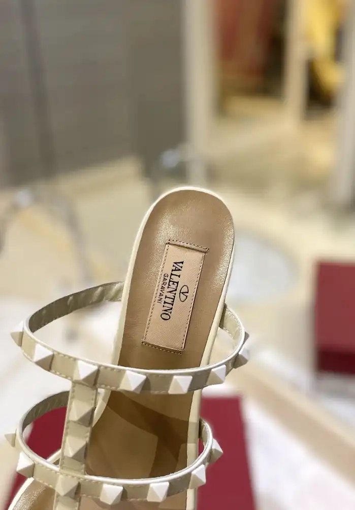 hype Valentino Sandals