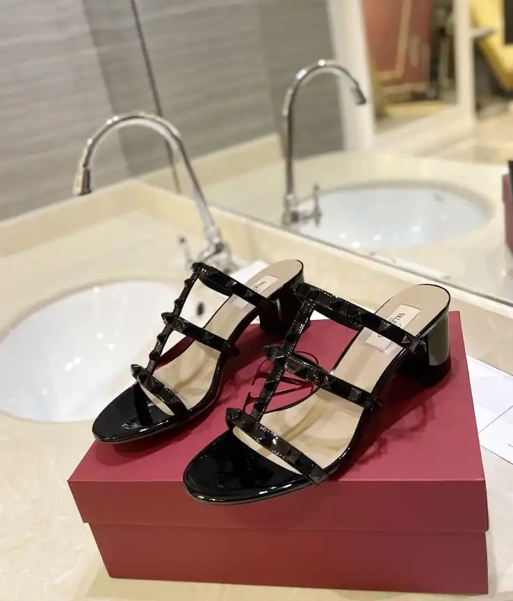 hype Valentino Sandals