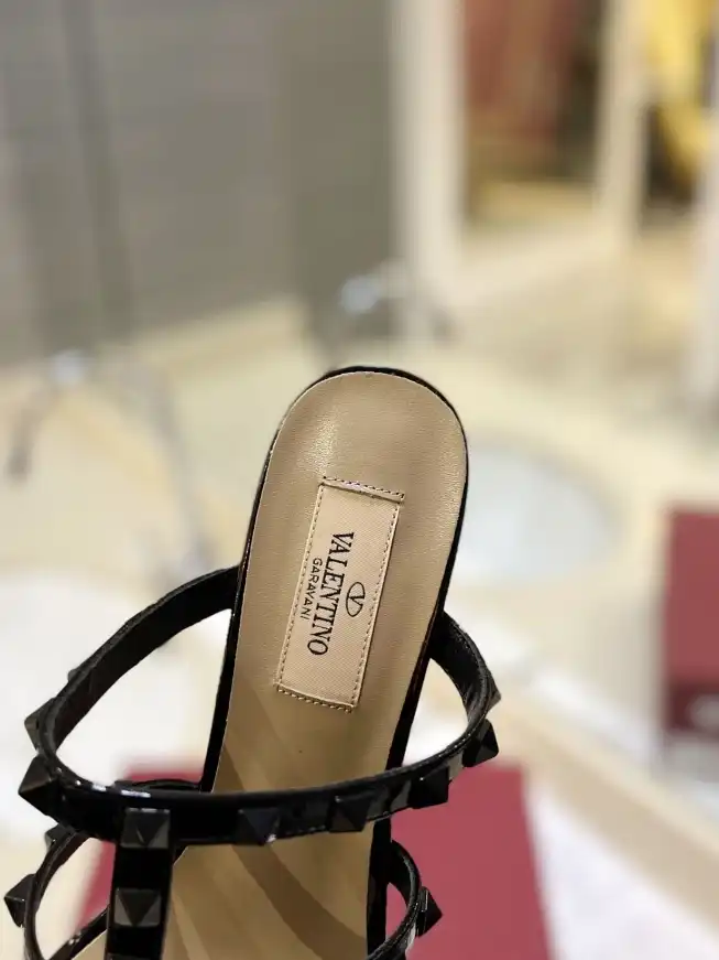 hype Valentino Sandals