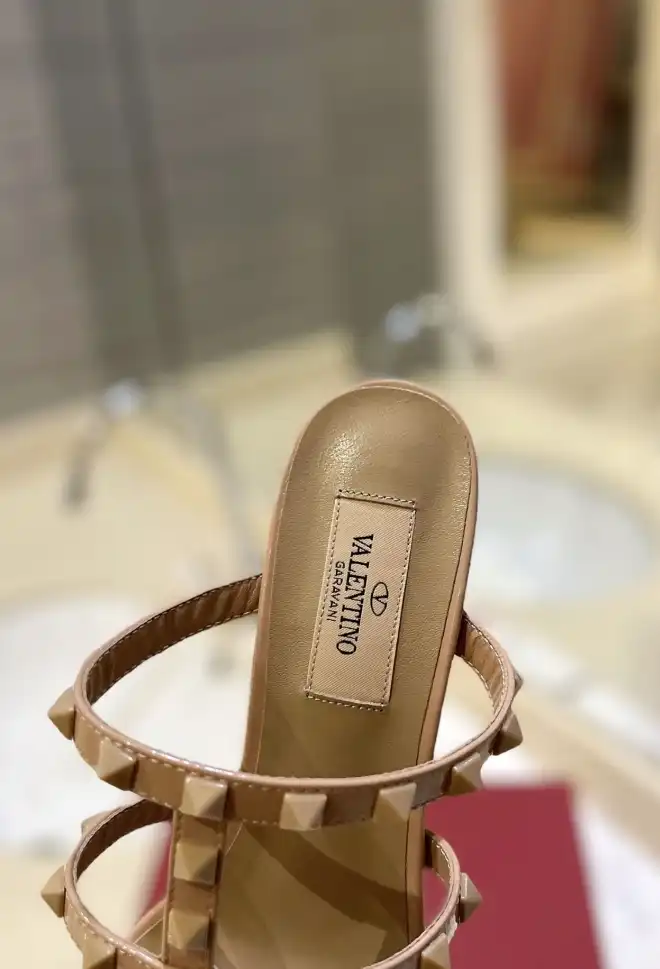 hype Valentino Sandals