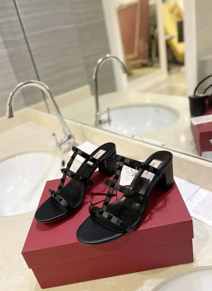 hype Valentino Sandals