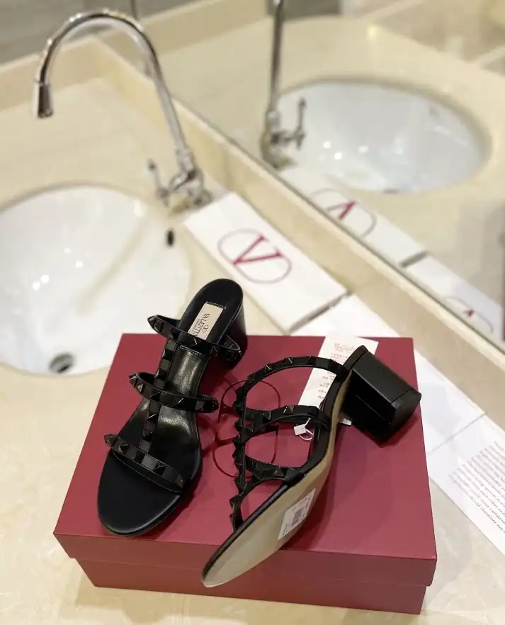 hype Valentino Sandals