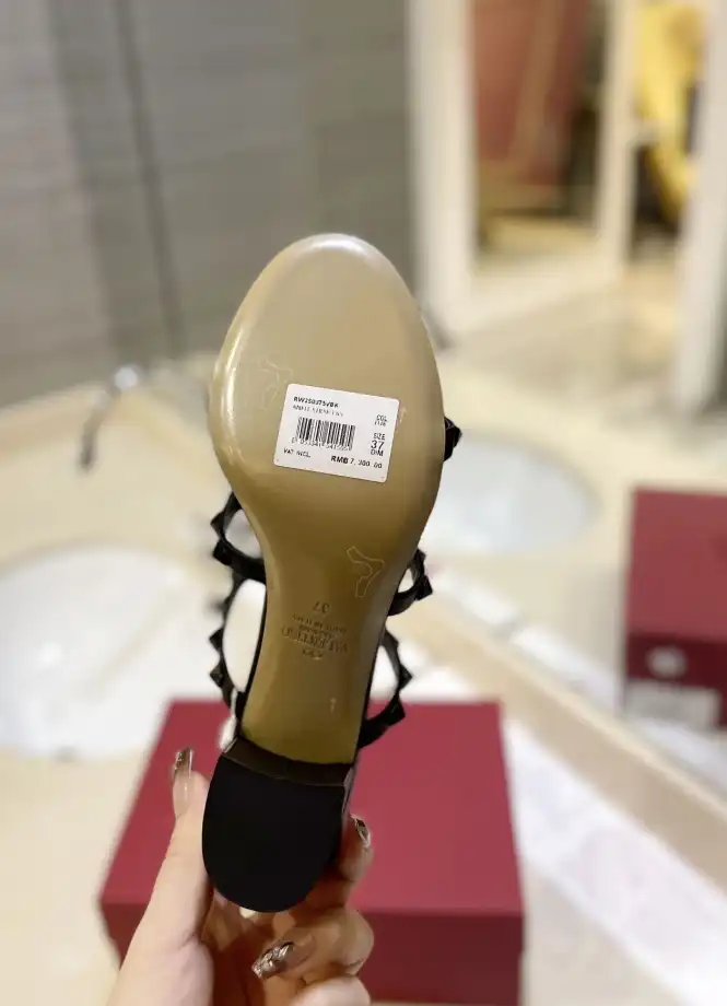 hype Valentino Sandals