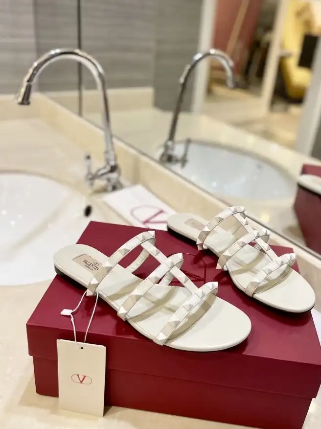 hype Valentino Sandals