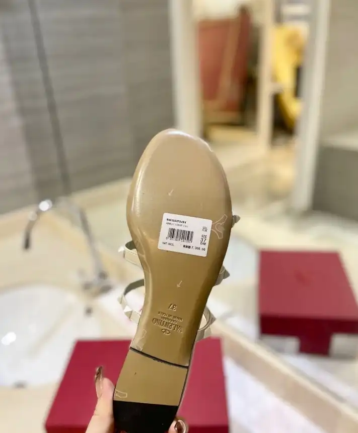 hype Valentino Sandals