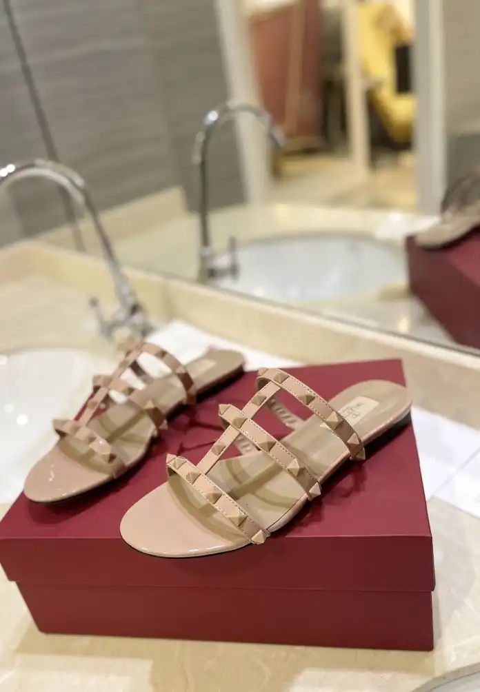 hype Valentino Sandals