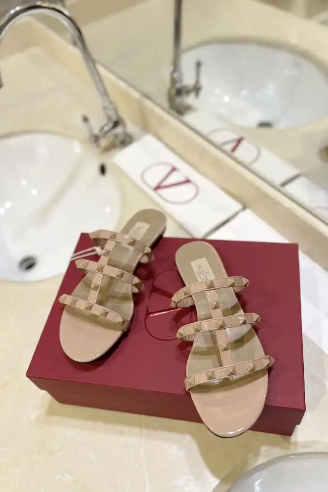 hype Valentino Sandals