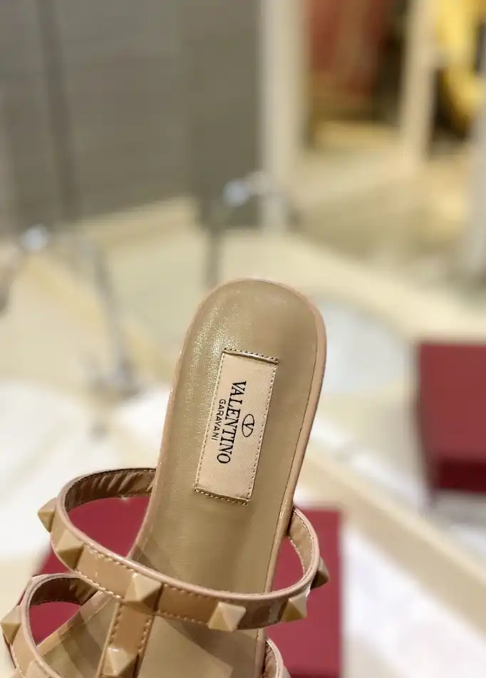 hype Valentino Sandals