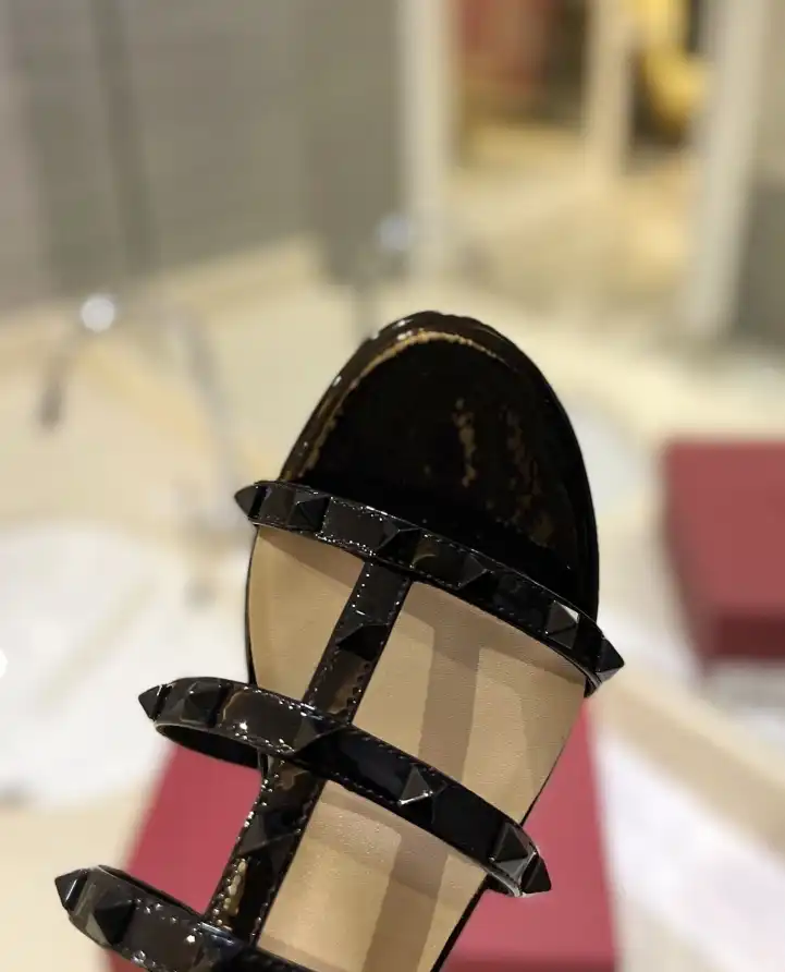 hype Valentino Sandals