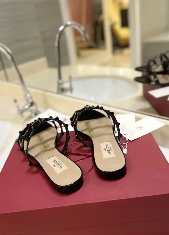 hype Valentino Sandals