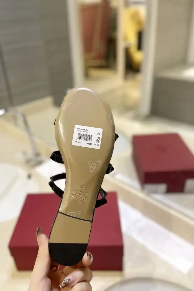 hype Valentino Sandals