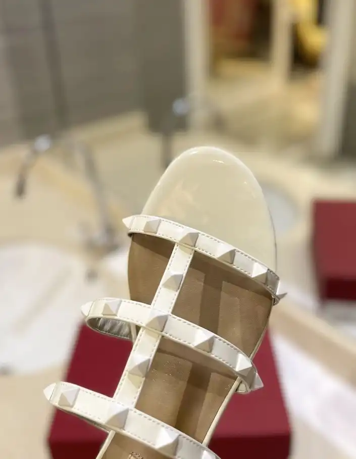 hype Valentino Sandals