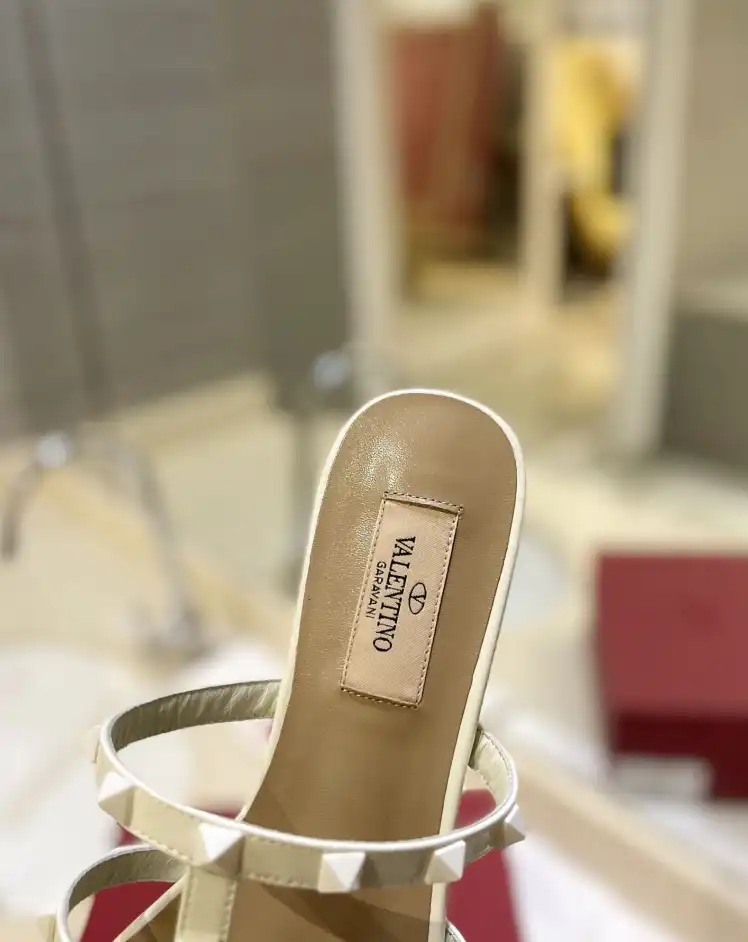 hype Valentino Sandals