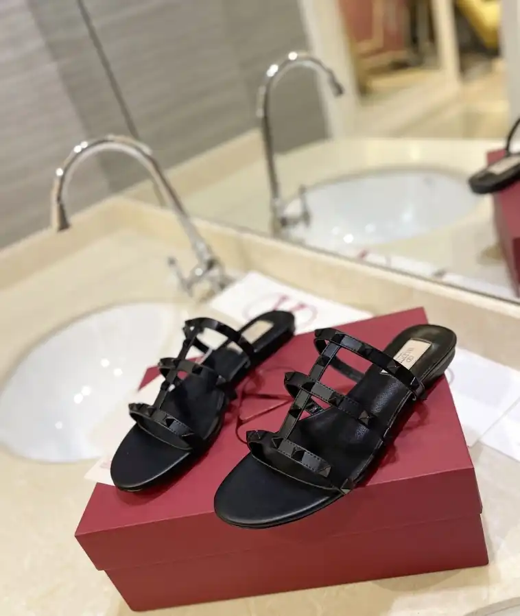 hype Valentino Sandals