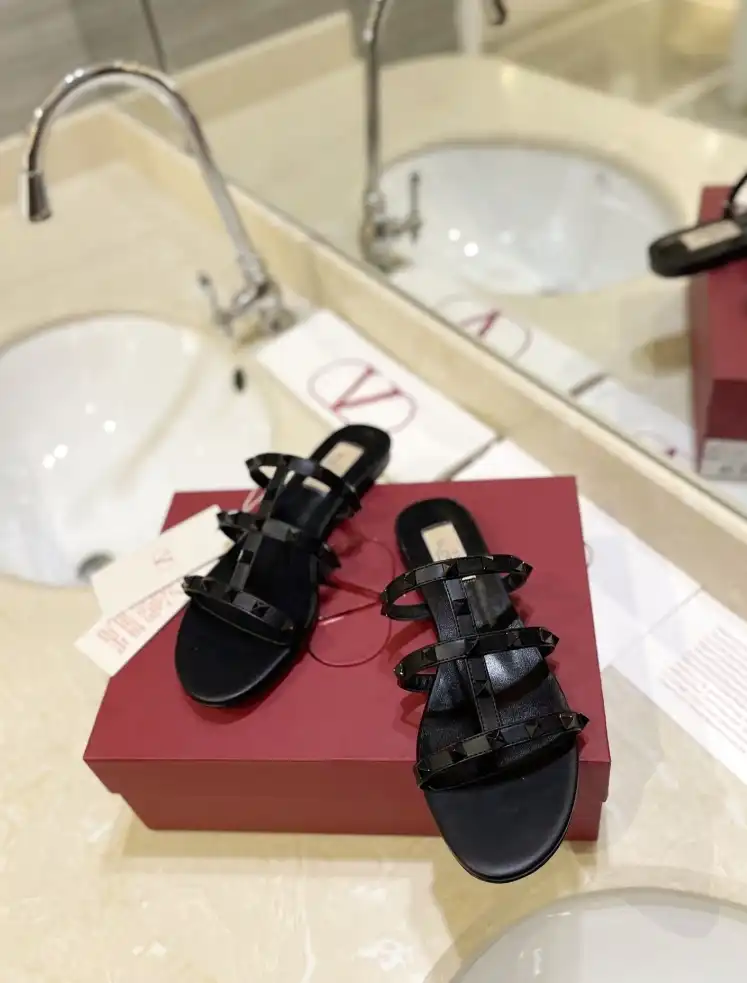 hype Valentino Sandals