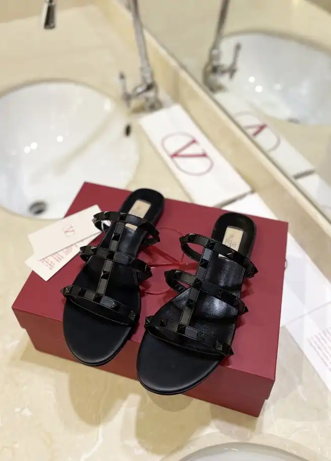 hype Valentino Sandals