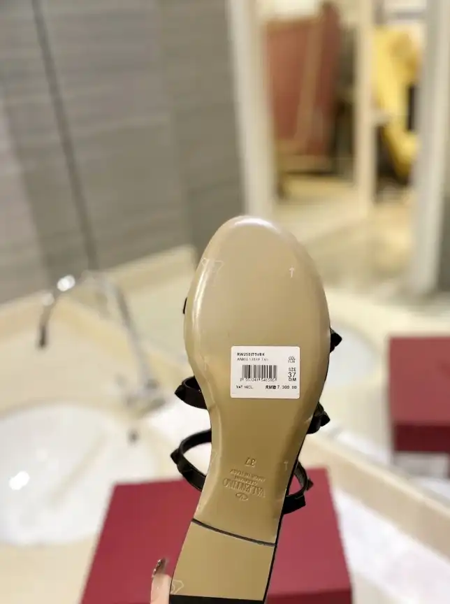 hype Valentino Sandals