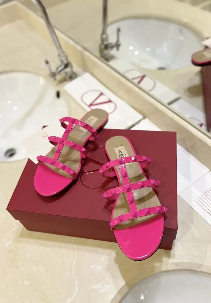 hype Valentino Sandals