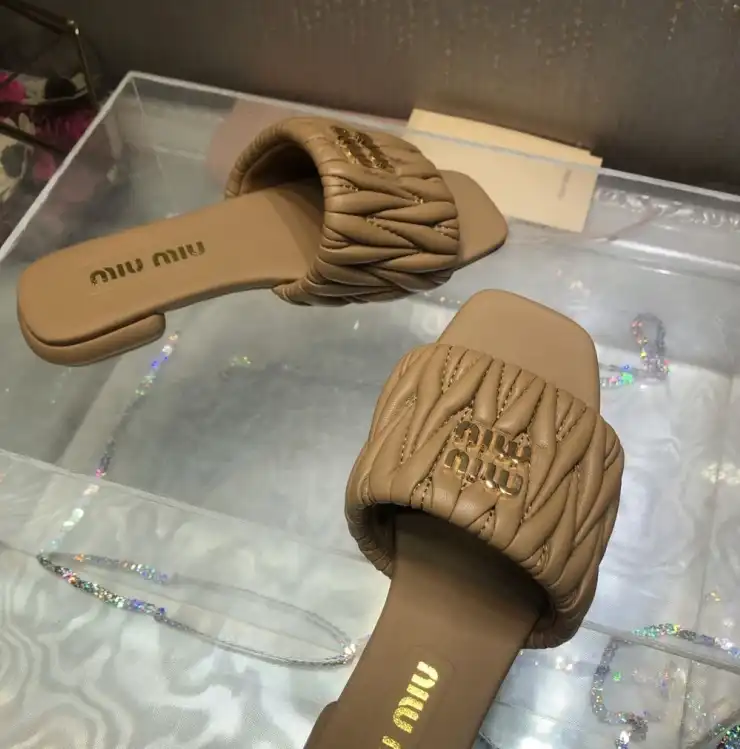 hype Miu Miu Slippers