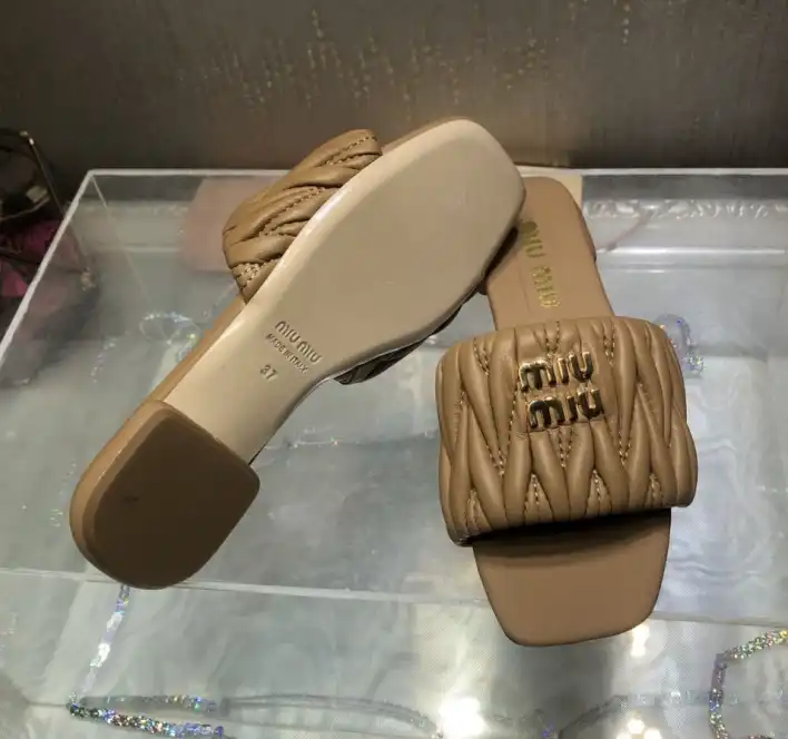 hype Miu Miu Slippers