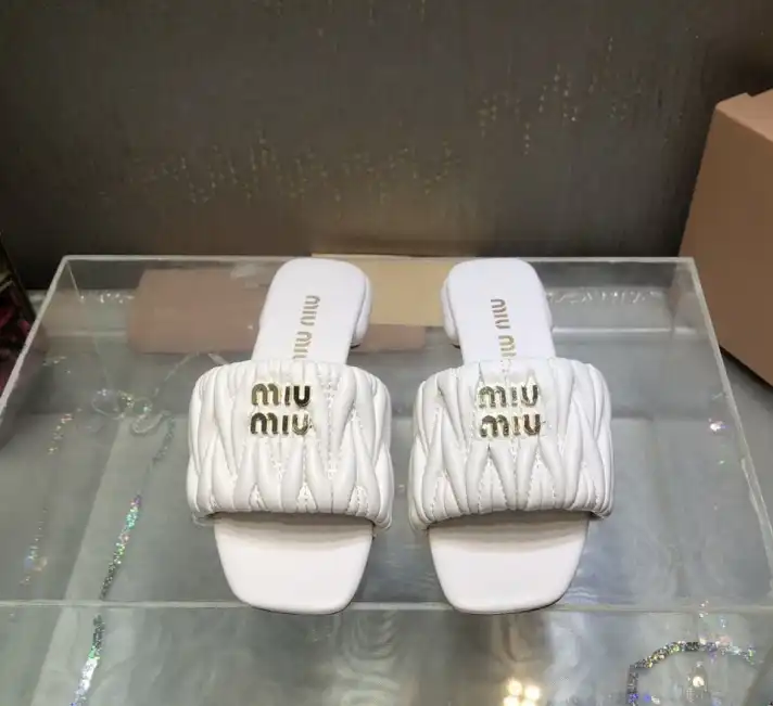 hype Miu Miu Slippers