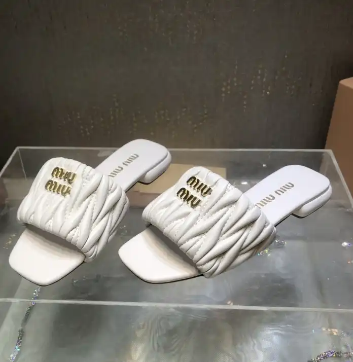 hype Miu Miu Slippers