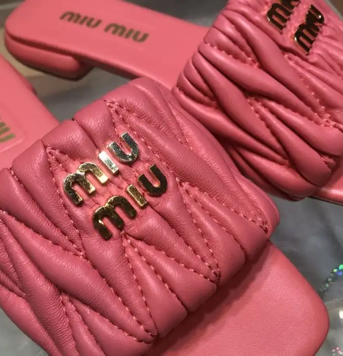 hype Miu Miu Slippers