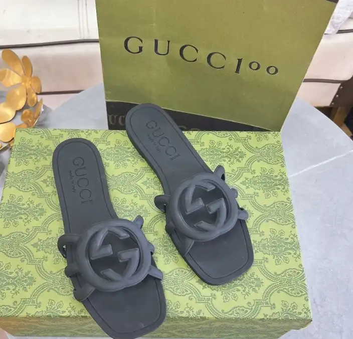 hype Gucci Slippers