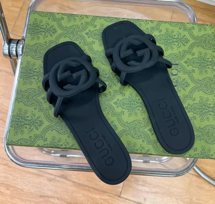 hype Gucci Slippers