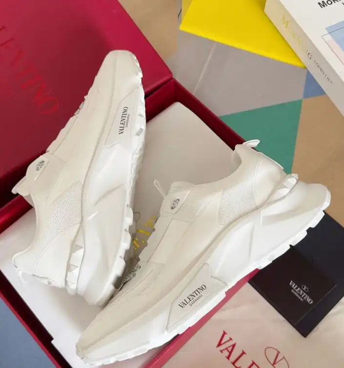 hype Valentino Sneakers