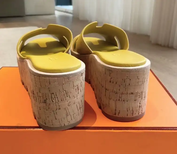 hype Hermes Slippers