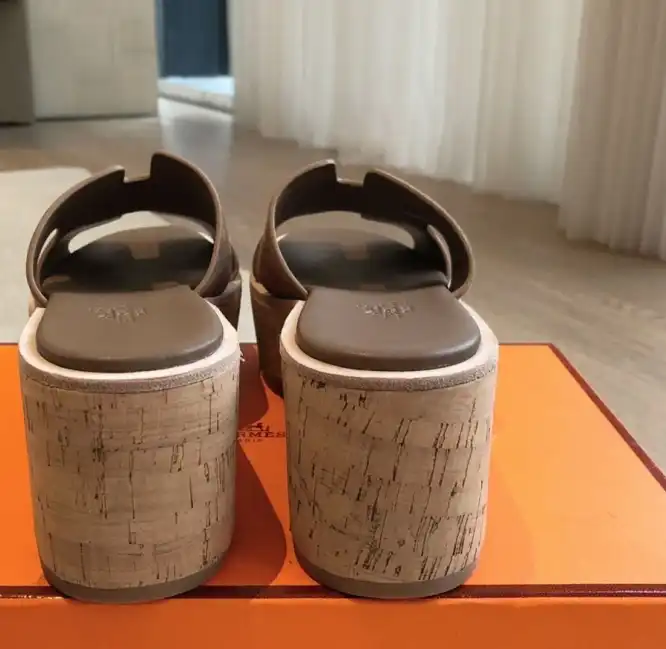 hype Hermes Slippers