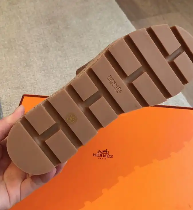 hype Hermes Slippers