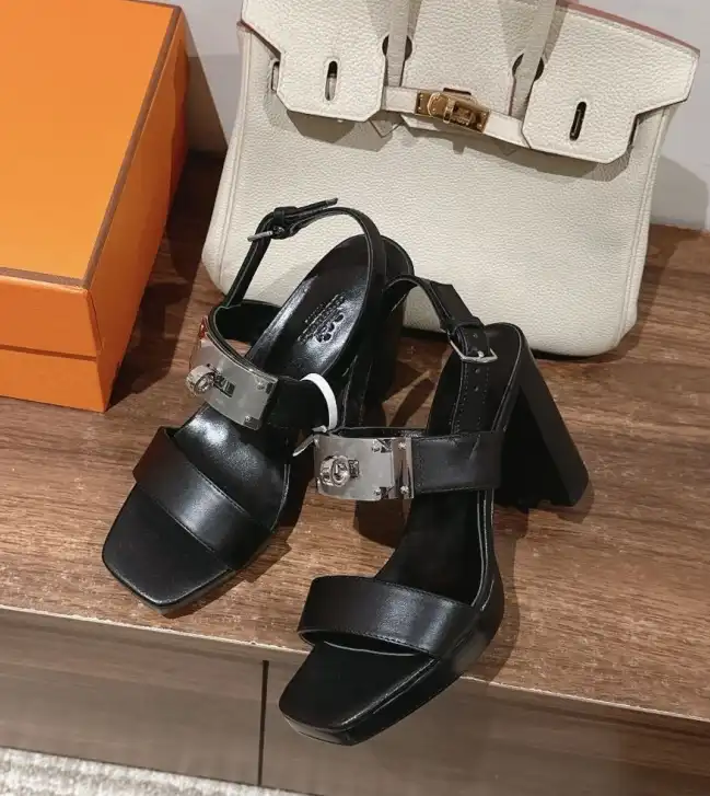 hype Hermes Sandals