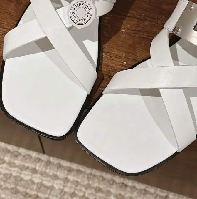 hype Hermes Sandals