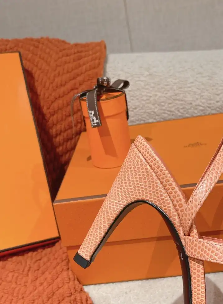 hype Hermes Sandals