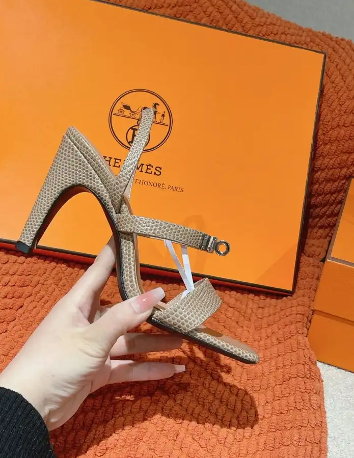 hype Hermes Sandals