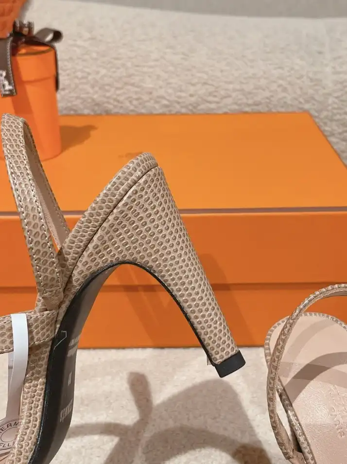 hype Hermes Sandals