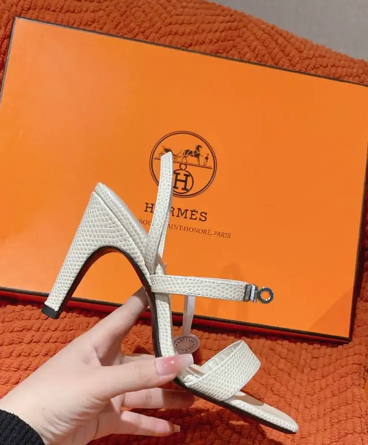 hype Hermes Sandals