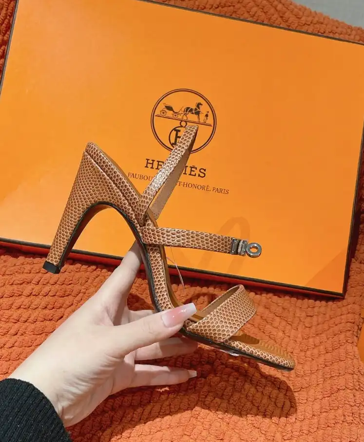 hype Hermes Sandals