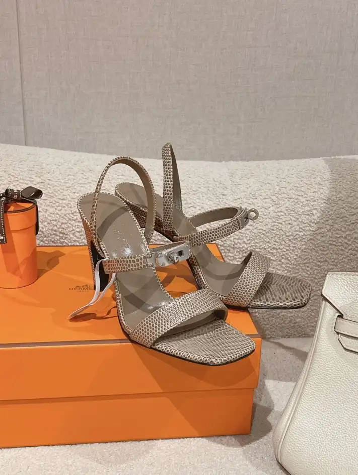 hype Hermes Sandals