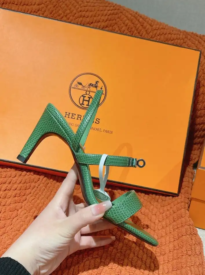 hype Hermes Sandals