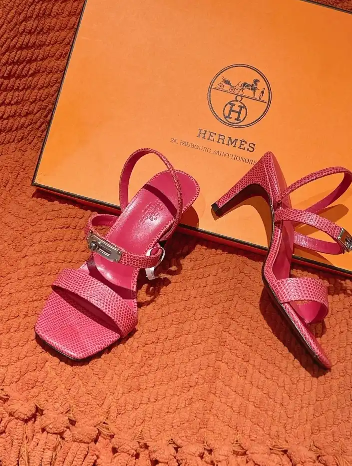 hype Hermes Sandals