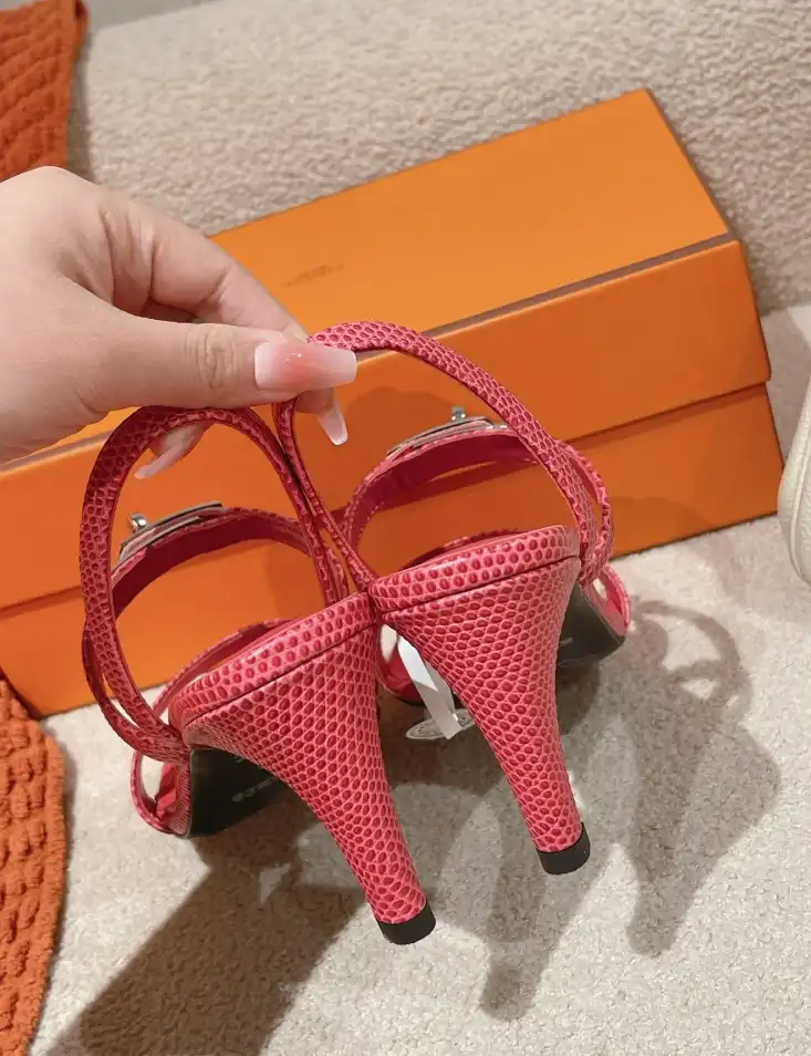 hype Hermes Sandals